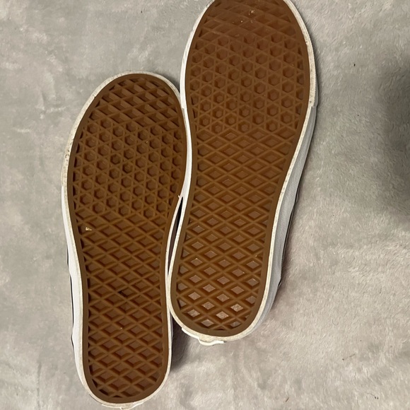 Vans - Picture 2 of 5